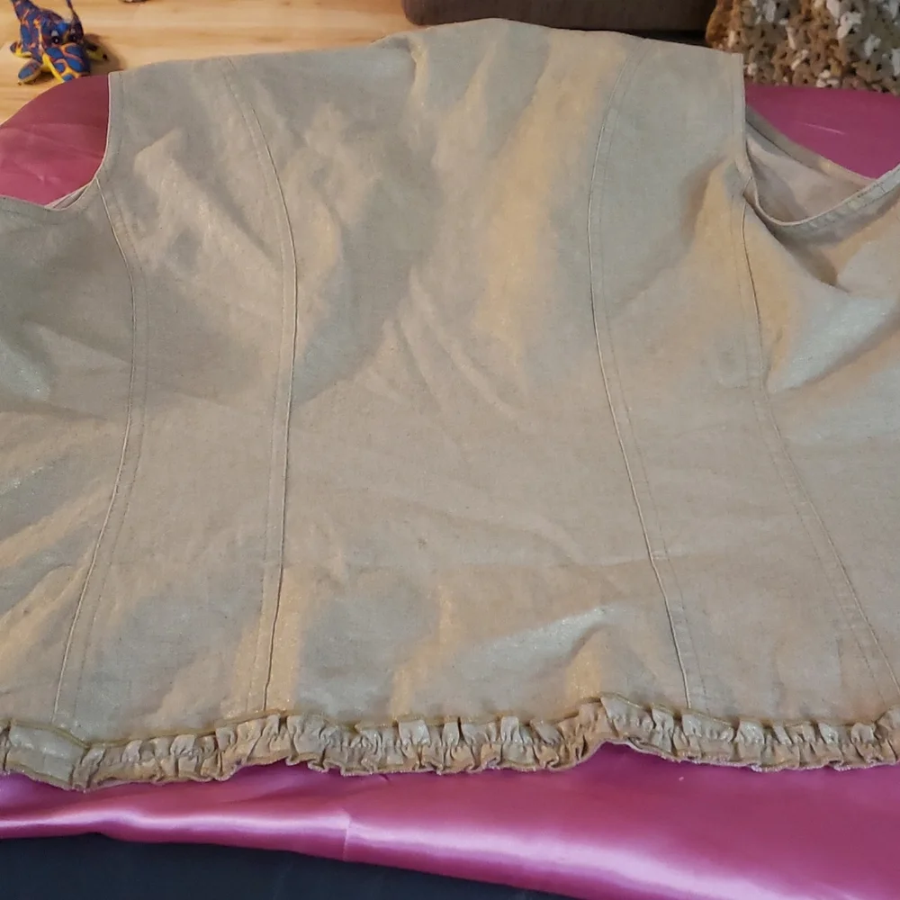 Vest - Picture 5 of 6